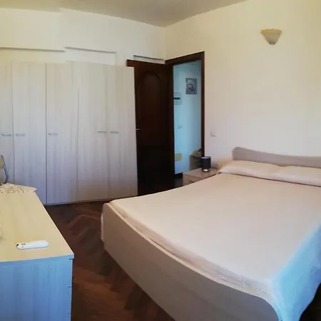 Cristina Casa Vacanze Apartamento *